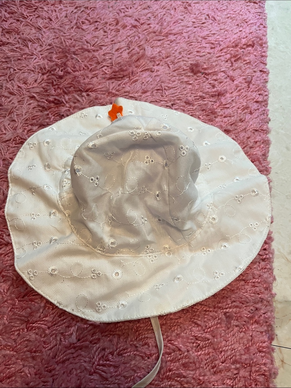 White eyelet Sun Hat with Chin Strap